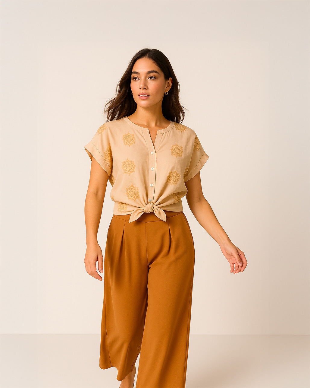 Pantaloni lunghi e larghi con fascia elastica