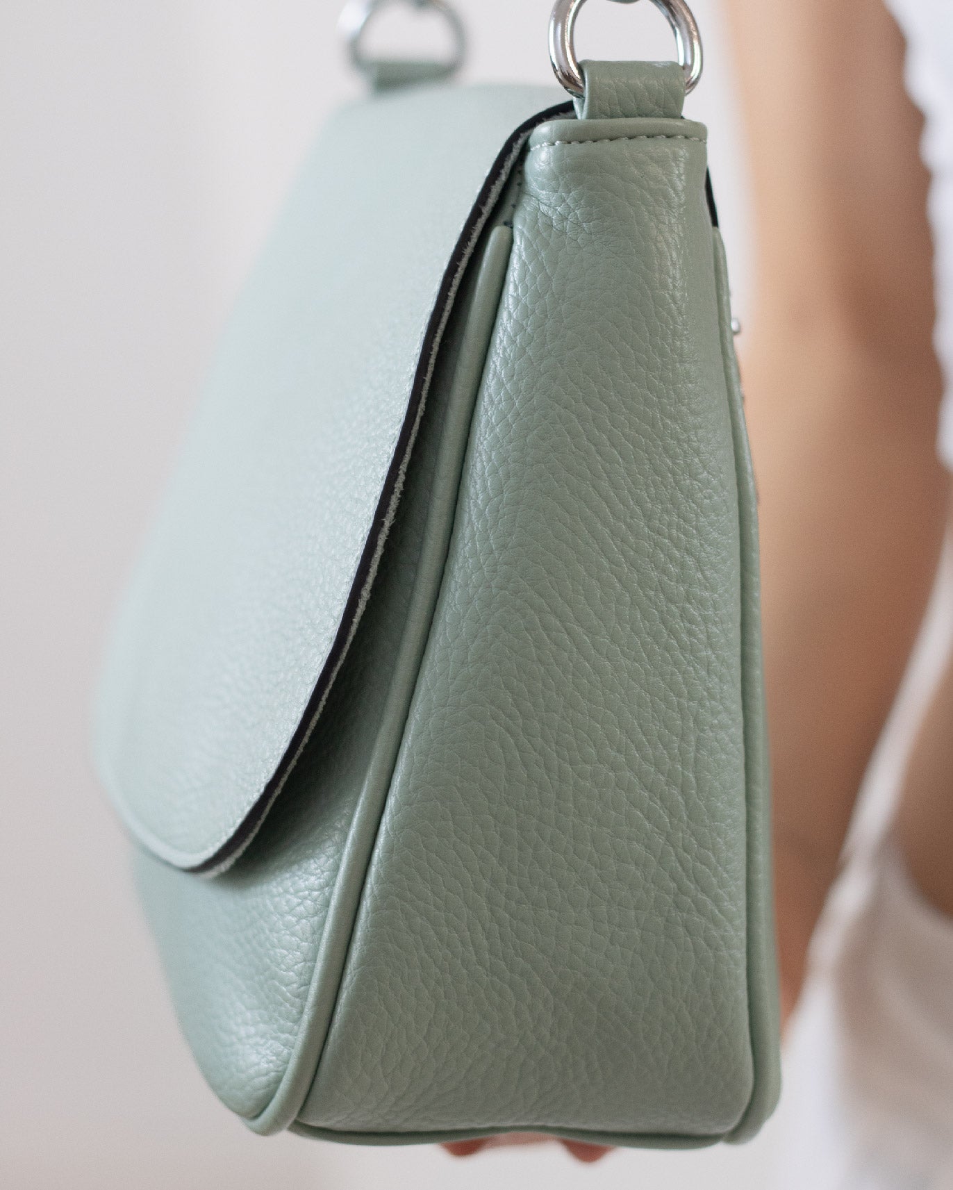 Borsa a sacchetto donna con chiusura frontale