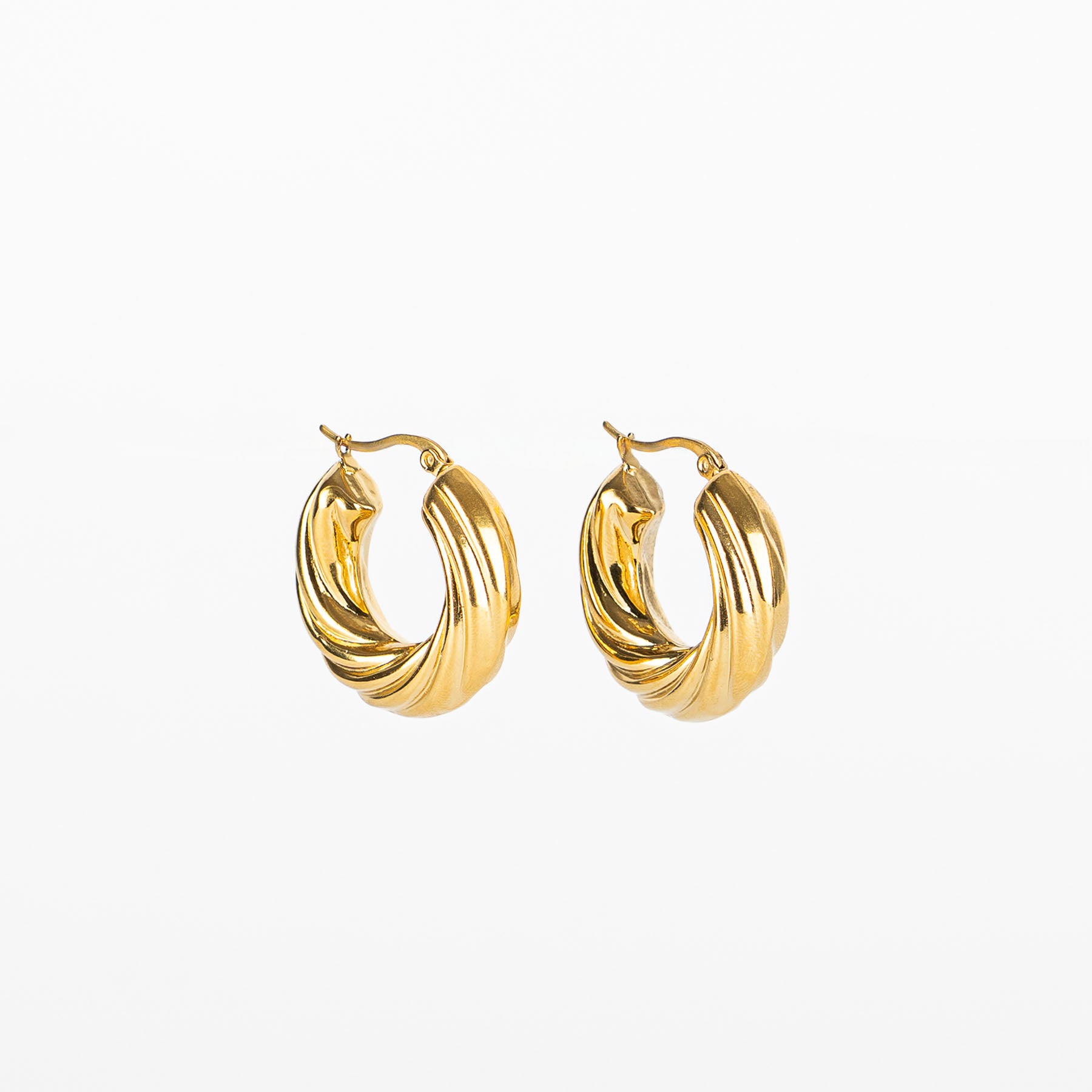 Orecchini a cerchio intrecciato