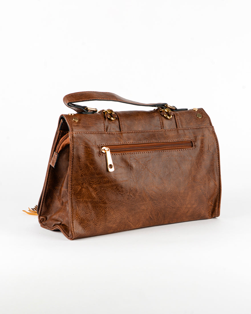 Borsa quadrata con borchie e frangie