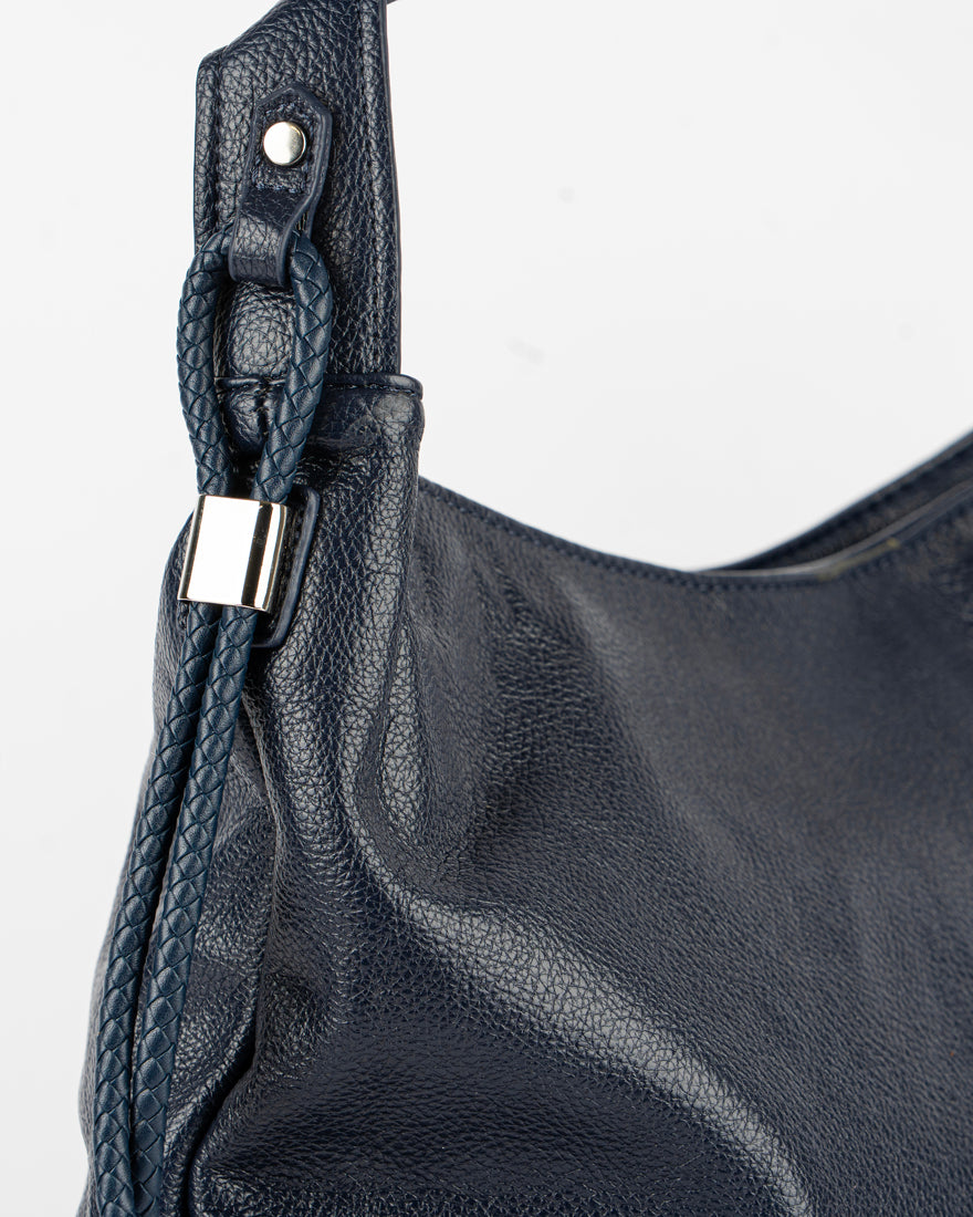 Maxi bag con accessorio sul manico