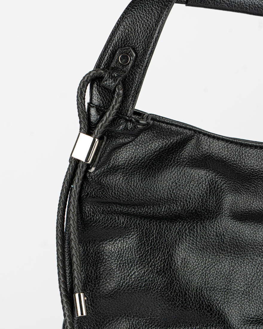 Maxi bag con accessorio sul manico