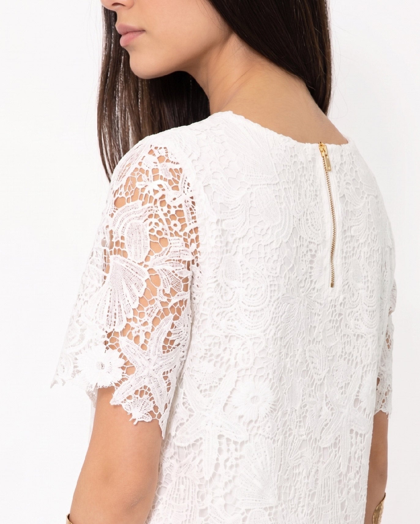 ABITO MEZZA MANICA IN MACRAME'