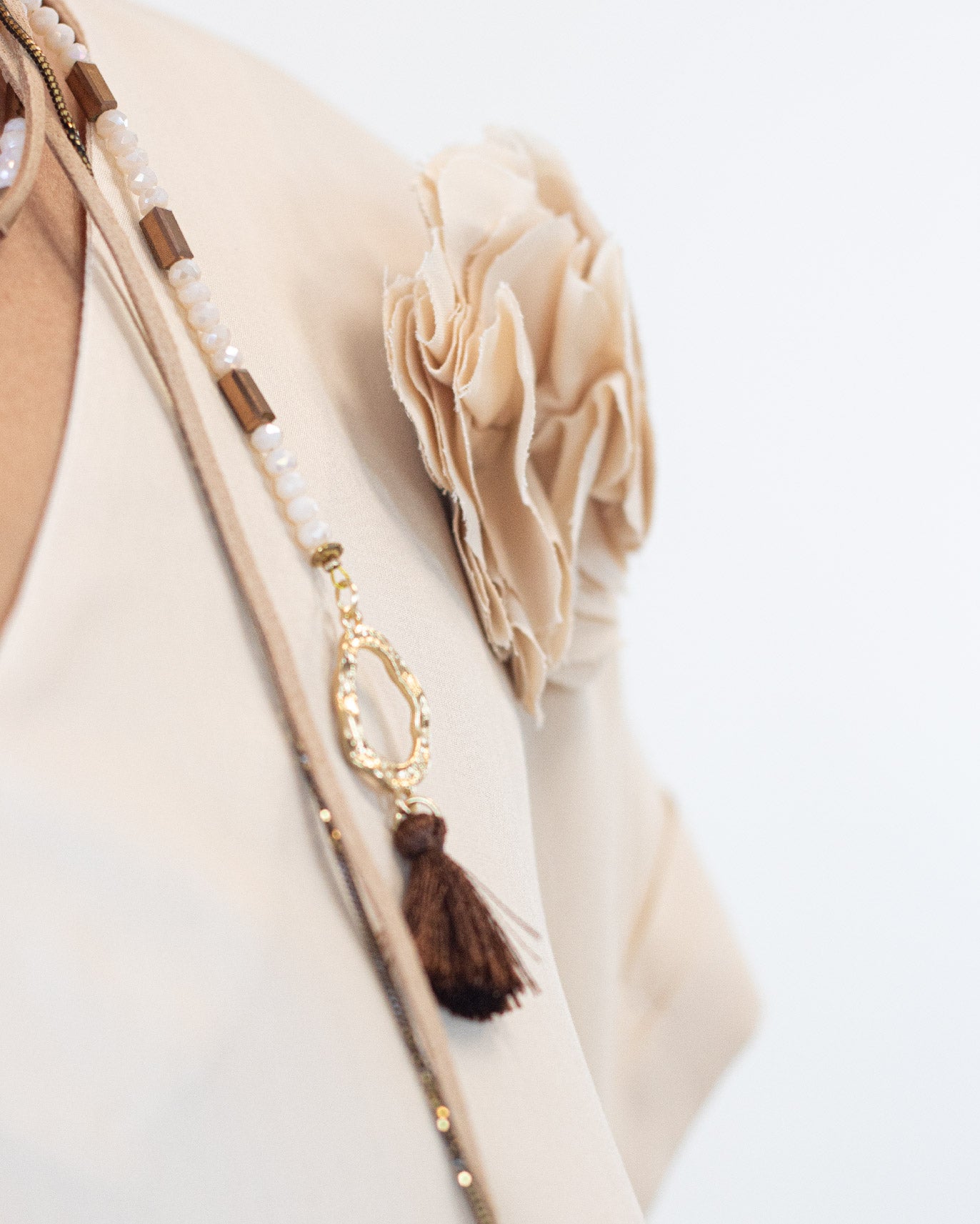 Maglia con Spilla a Fiore