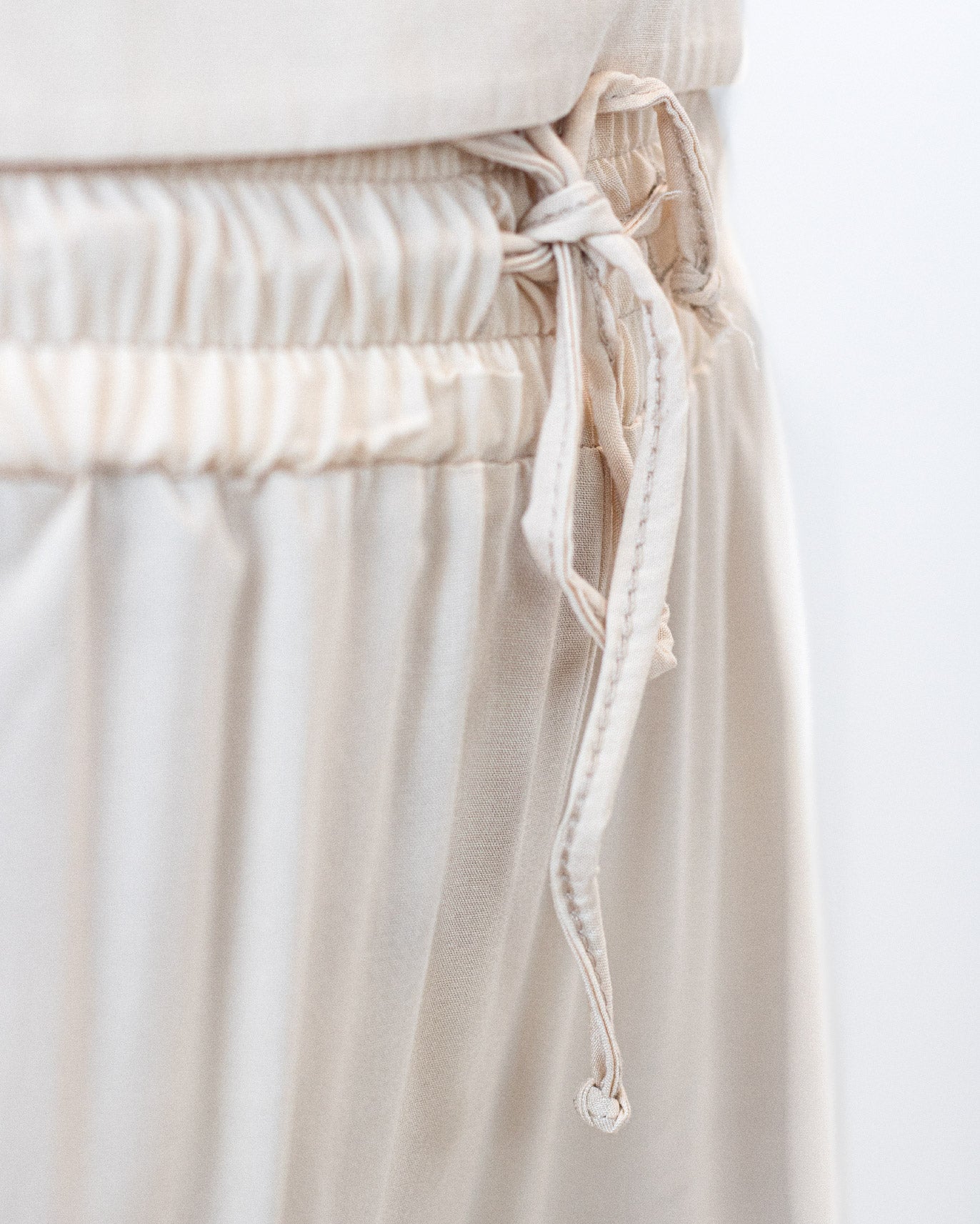 Pantalone a Palazzo con Laccetto in Vita